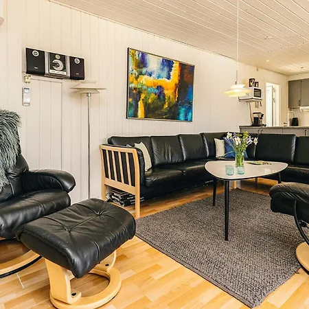 4 Star In Vaeggerlose Bøtø By